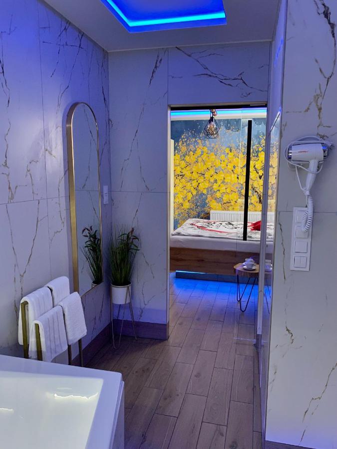 Apartament "Love" Centrum Z Duza Wanna Dla Dwojga Gniezno Exterior foto