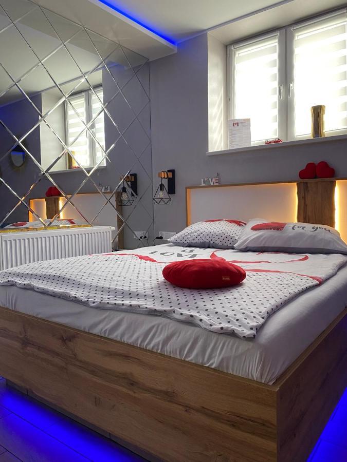 Apartament "Love" Centrum Z Duza Wanna Dla Dwojga Gniezno Exterior foto
